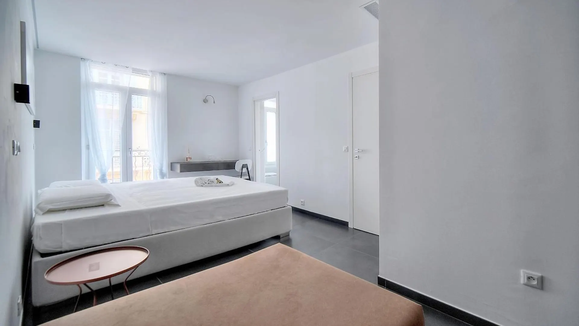 Grand 2 Pieces Moderne Carre D Or A1B205 Apartment Cannes France