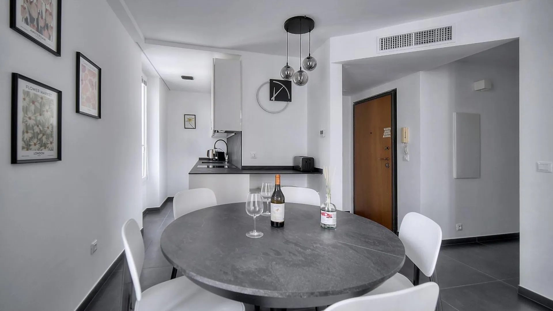 Grand 2 Pieces Moderne Carre D Or A1B205 Apartment Cannes